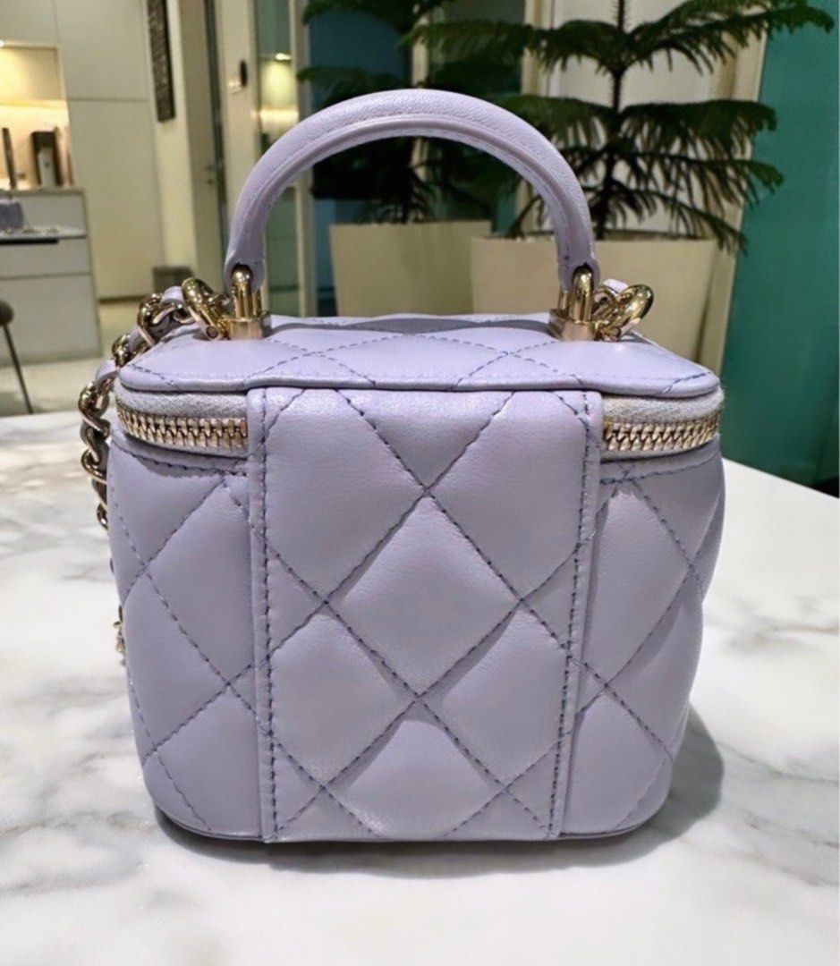 CHANEL Mini Vanity Case with Top Handle in 21K Lilac Lambskin