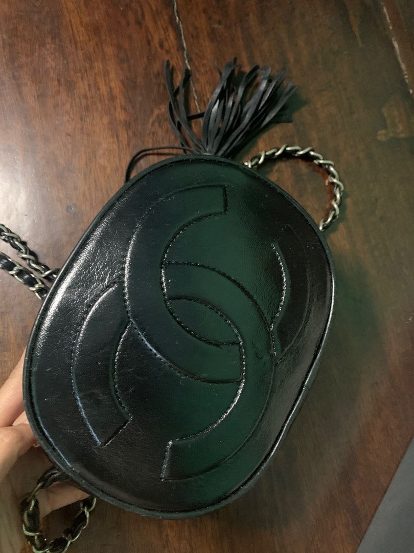 Chanel sling bag vintage, Barang Mewah, Tas & Dompet di Carousell