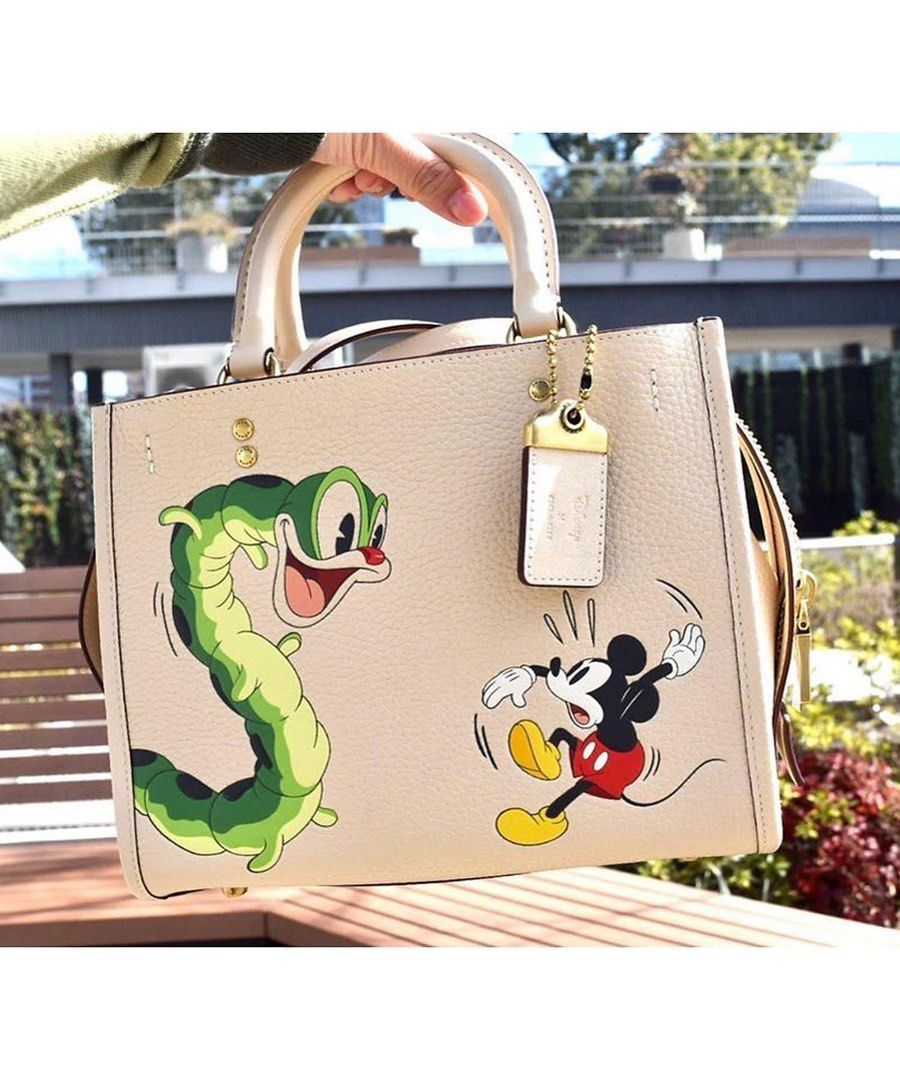 COACH ROGUE sling/ handbag 👜 (Category: Luxury Bags & Wallets) located in Las Pinas. Submitted by yhn_boutique (Listing ID 1236608098, Image 1). Description: Actual pic posted 📌Cash on delivery via lalamove/grab 📌J&T pay today ship today 📌complete inclusions pls: visit my page & carousell acct for peace of mind TY! 🛍️ DISCLAIMER: not affiliated or endorsed with any of the brands featured on this page. All copyrights and trademarks belong to 