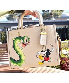 (Category: ) located in . Submitted by yhn_boutique (Listing ID 1236608098, Image 1). Description: .