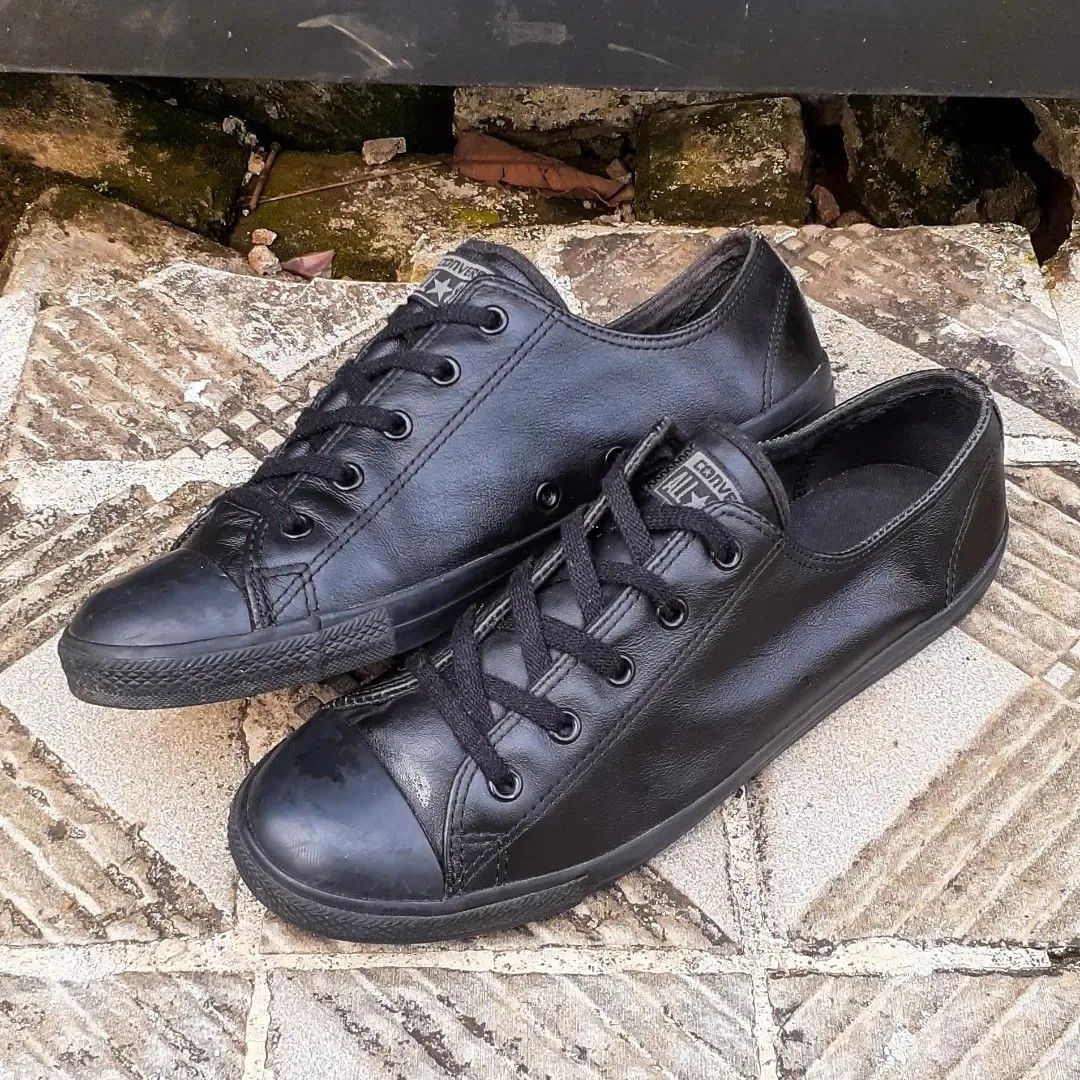 Converse slim leather Fesyen Pria Sepatu Sepatu Formal di