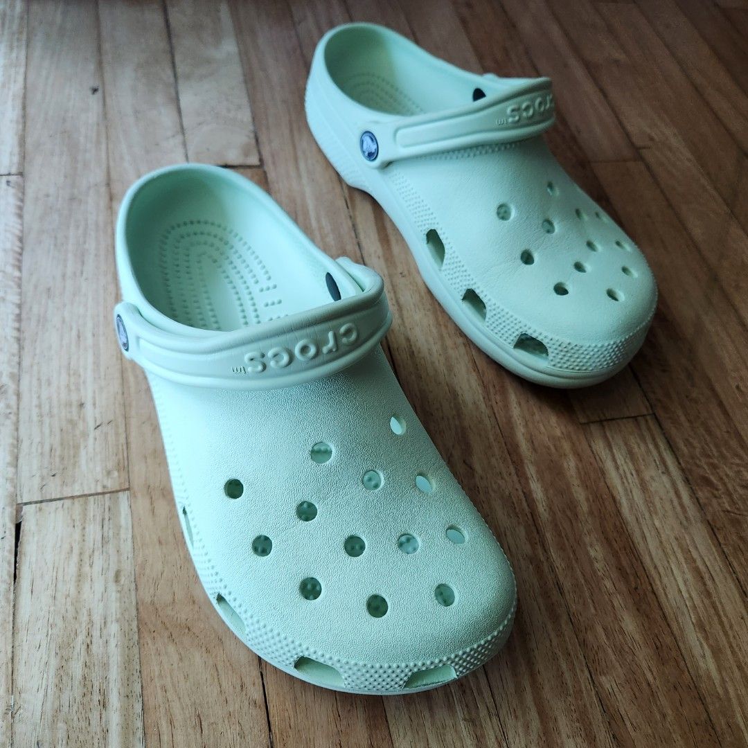 Pastel green crocs 2025