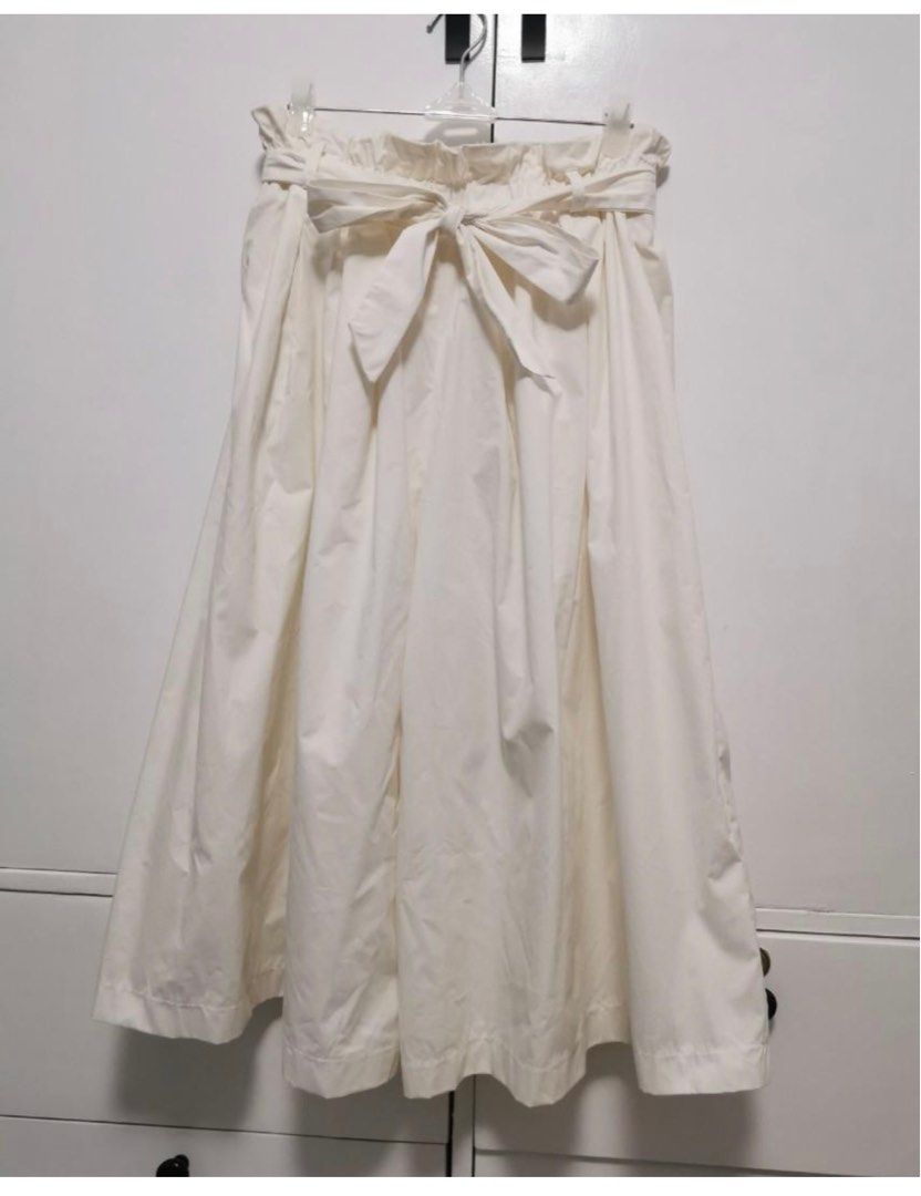 Culottes paperbag (Category: Other Bottoms) located in Caloocan City. Submitted by fortunodeclutter (Listing ID 1236706626, Image 1). Description: With stain.