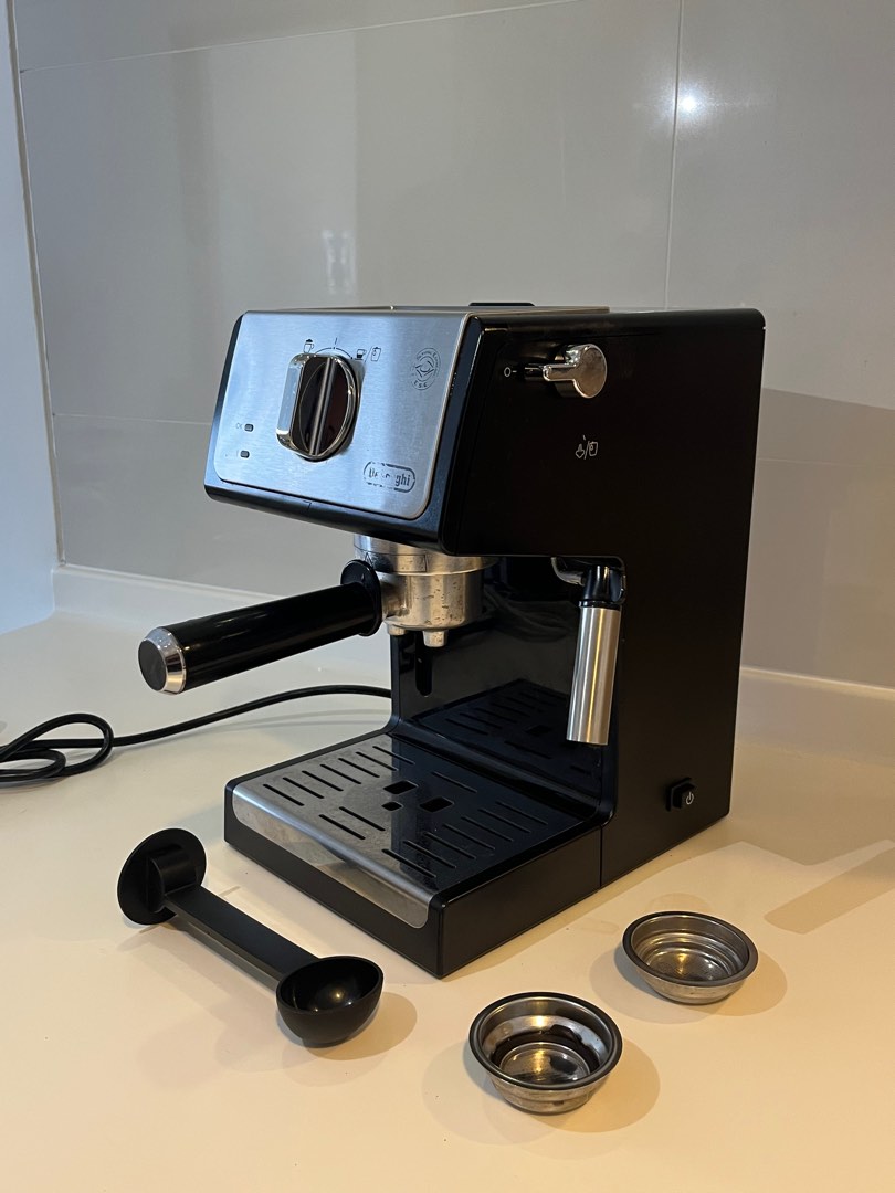 DeLonghi Espresso Machine ECP 33.21, TV & Home Appliances, Kitchen