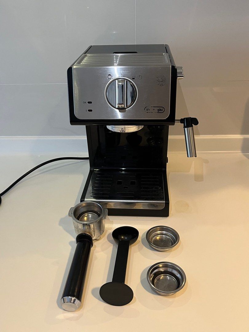 DeLonghi Espresso Machine ECP 33.21, TV & Home Appliances, Kitchen