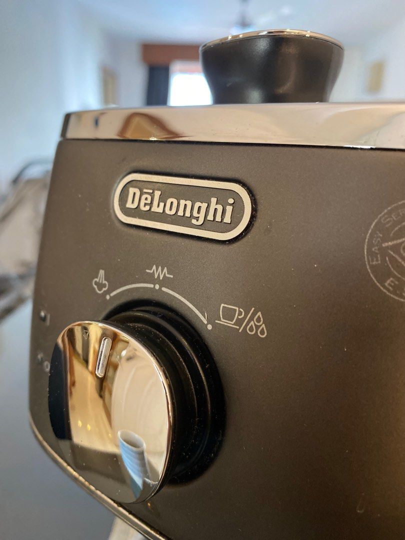 Delonghi Distinta Pump Espresso Machine ECI341BK, TV & Home Appliances