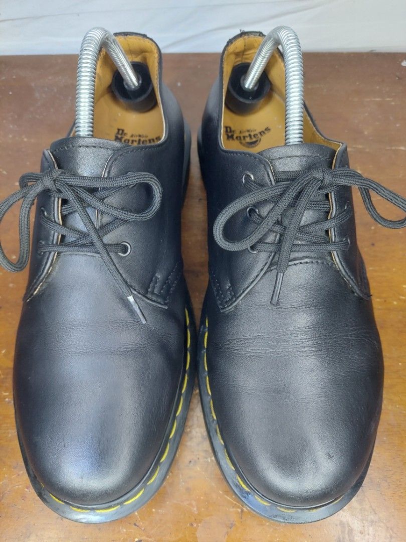 Dr. Martens 1461 size 8 men. Women 9 Men s Fashion Footwear