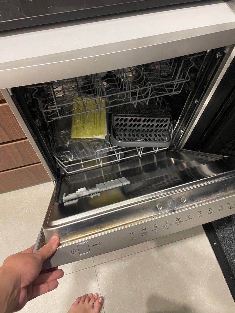 Electrolux integrated dishwasher esl5205lo clearance