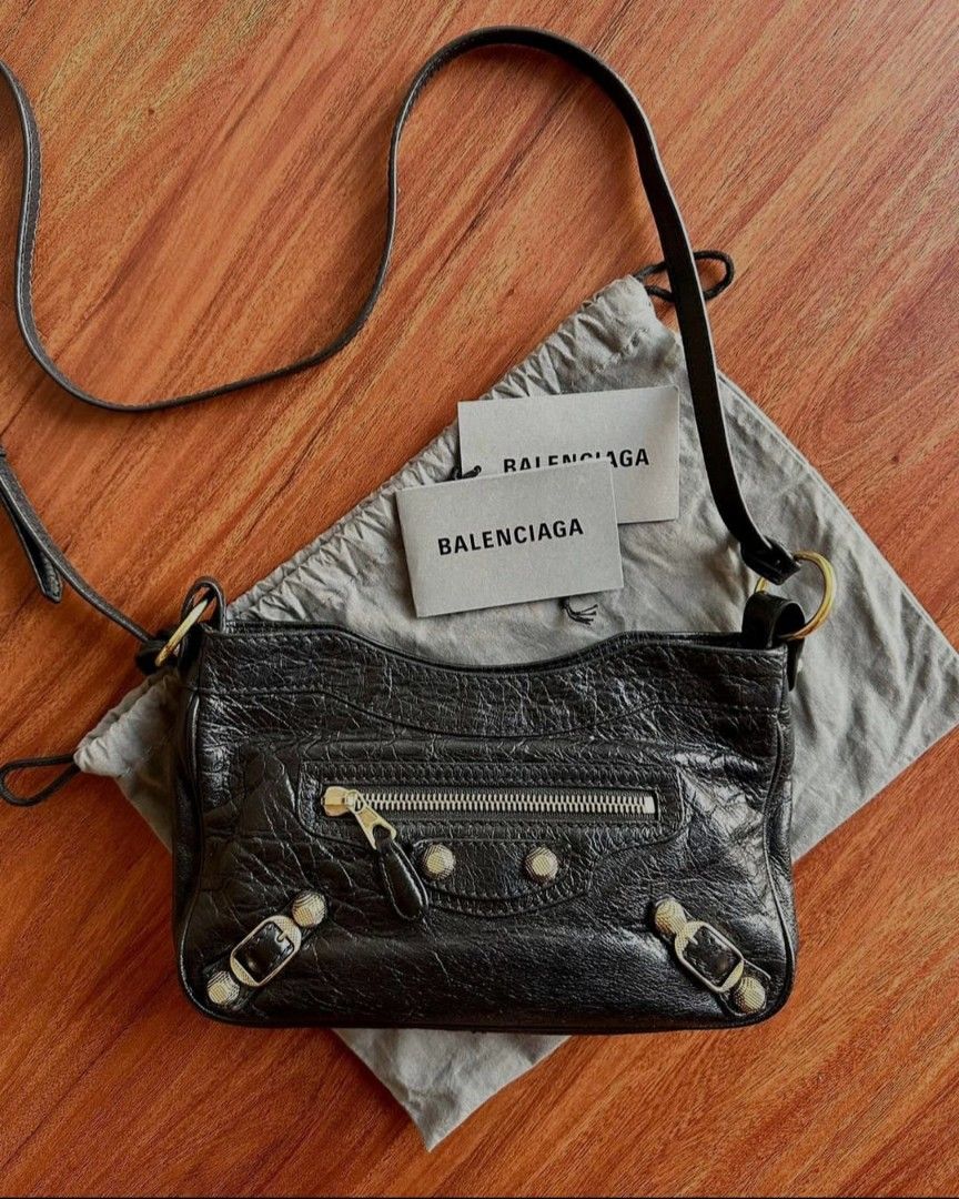 Fast Sale VVGC Balenciaga Hip Black Ghw 2021 With booklet dustbag