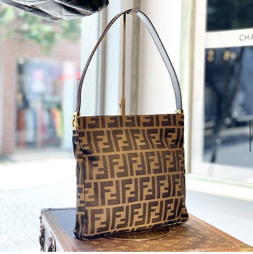 Fendi 中古包小有款, 名牌, 手袋及銀包- Carousell