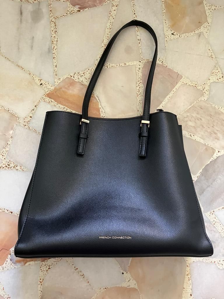 French connection structured tote bag in black strap broke