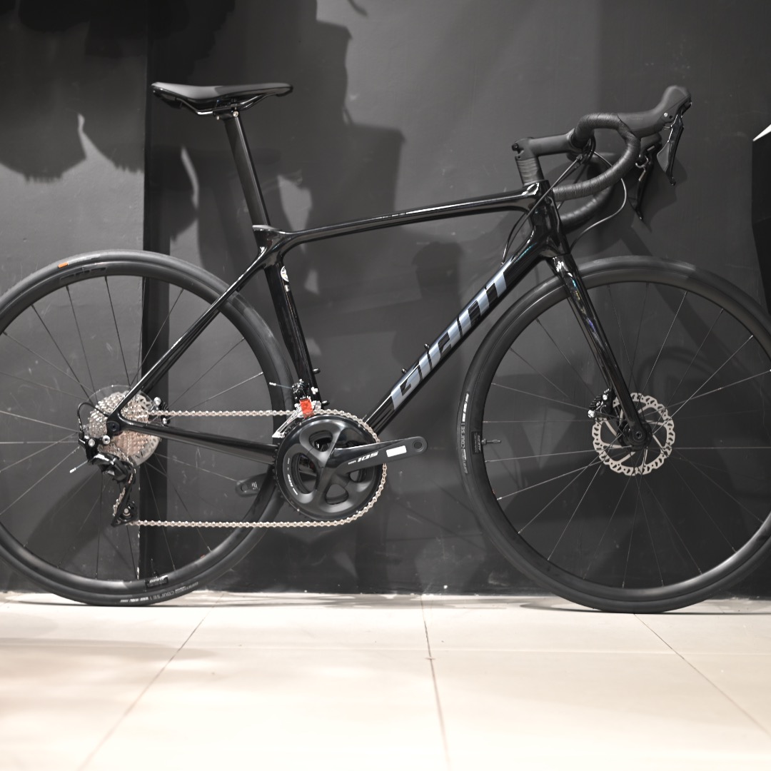 Giant TCR Advance 2 Disc Pro Compact Sports Equipment Bicycles