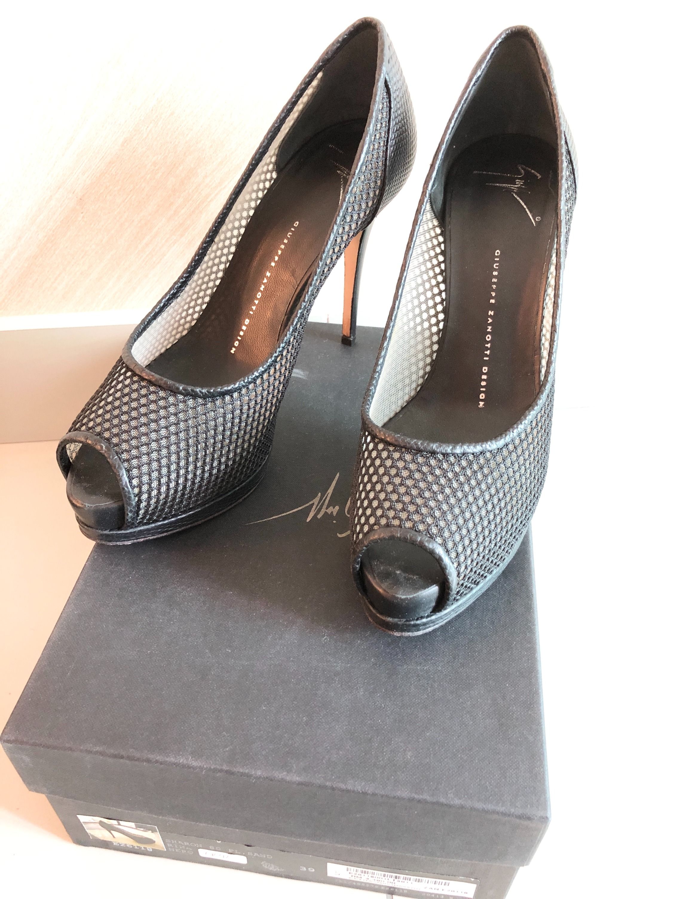 Giuseppe zanotti peep clearance toe pumps