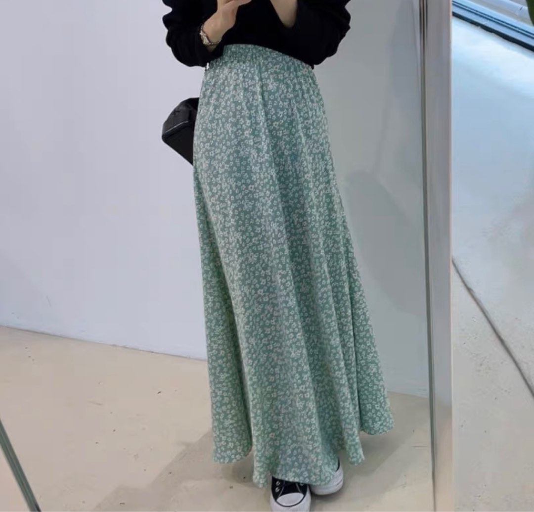 green floral maxi skirt, Women's Fashion, Bottoms, Skirts on Carousell