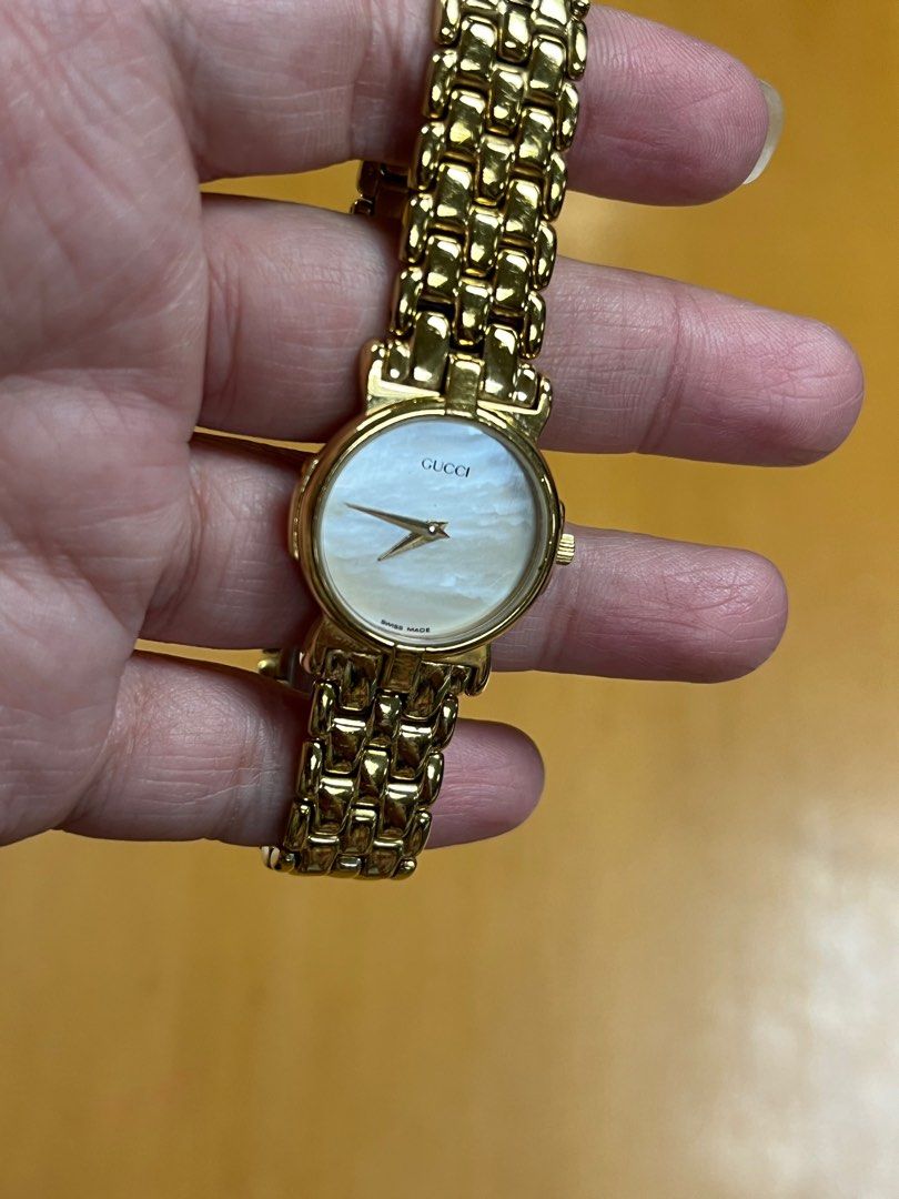 Gucci ladies watch gold shop