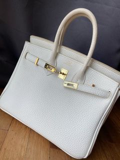 (Category: ) located in . Submitted by preloved_mio (Listing ID 1236693365, Image 1). Description: .
