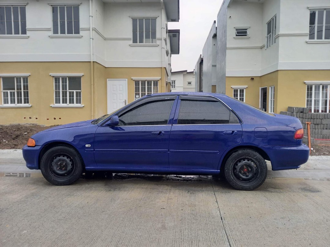 Honda Civic esi Manual on Carousell