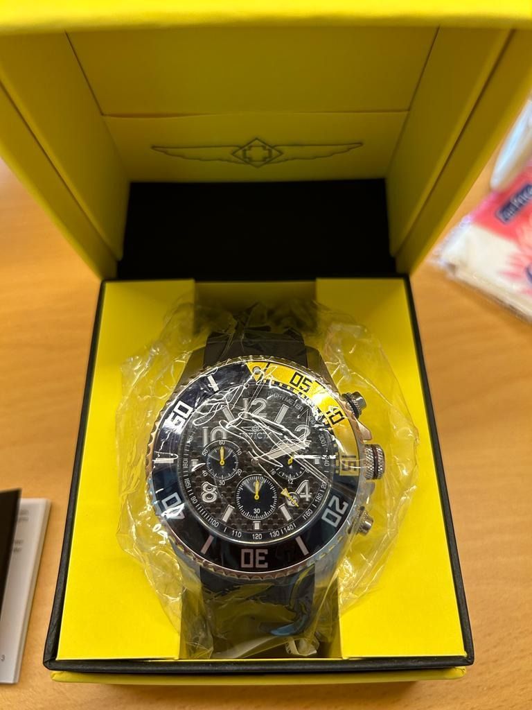 Invicta 13728 online