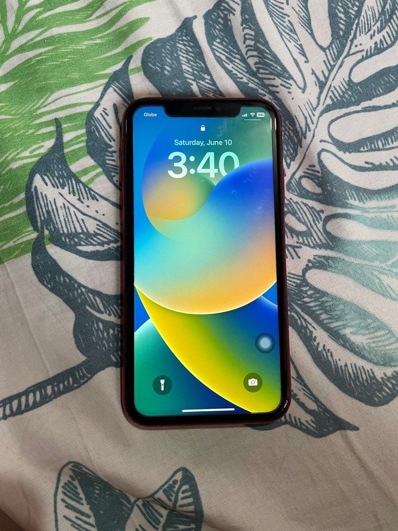 iPhone XR 64gb (Category: iPhone X Series) located in Cavite. Submitted by ja.999 (Listing ID 1236662765, Image 1). Description: Lady owned All buttons working 80% battery health No icloud issue Minor scratch (see pics).