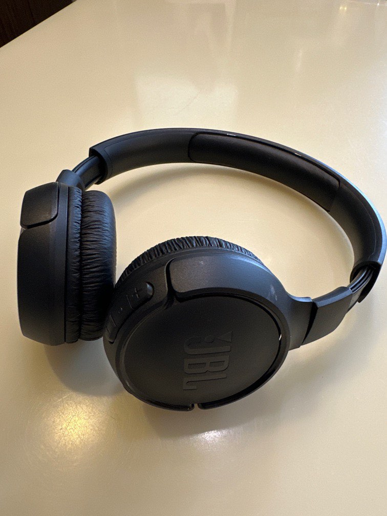 JBL headphones, Audio, Headphones & Headsets on Carousell