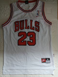 Champion NBA Chicago Bulls Michael Jordan #23 Jersey Size 40___MADE IN USA.
