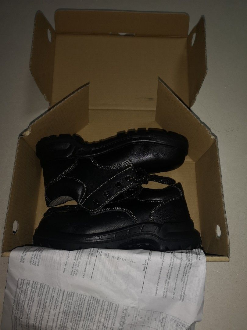 KINGS Safety Shoes KWS70107, Men's Fashion, Footwear, Boots on Carousell