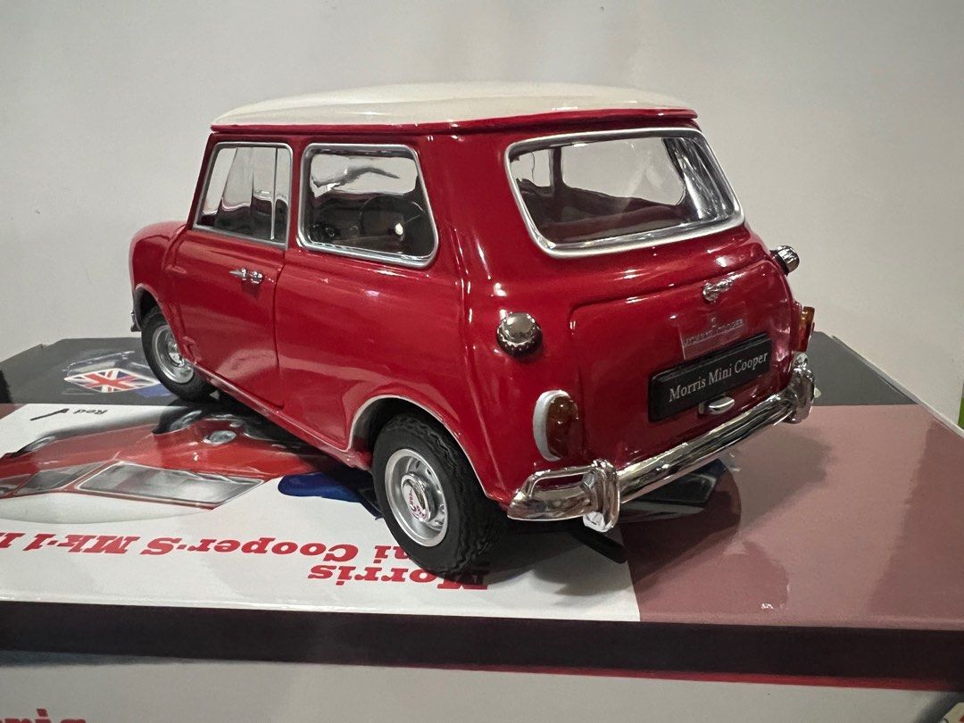 Miniature Kyosho Morris Mini Mirror Cherry Red 1/18 - KS08964R