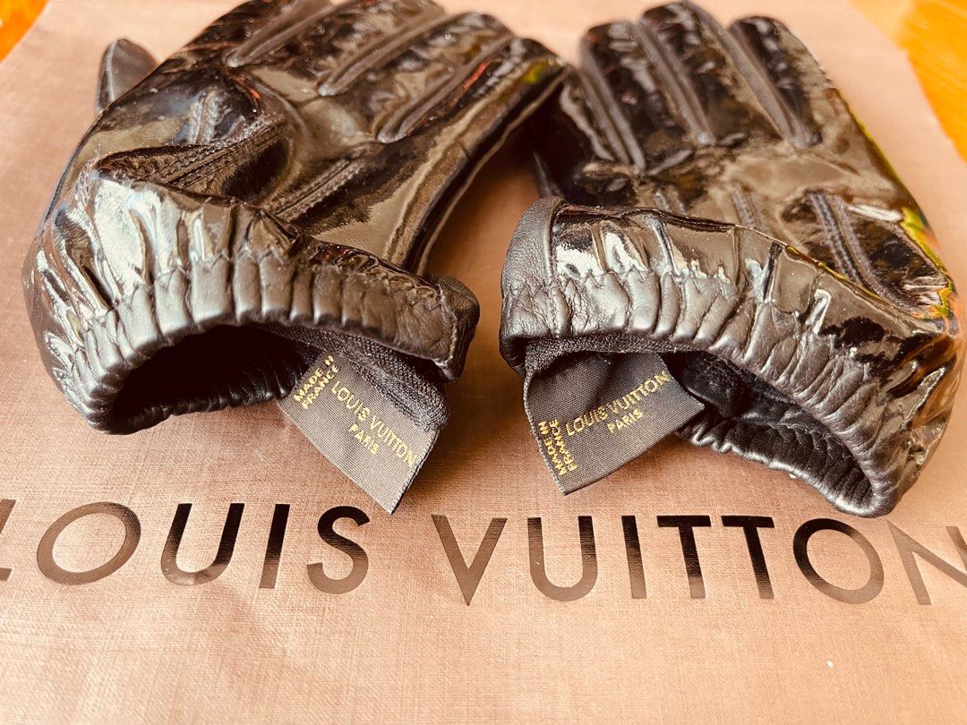Louis Vuitton Lambskin Gloves LV羊皮手套, 名牌, 飾物及配件- Carousell