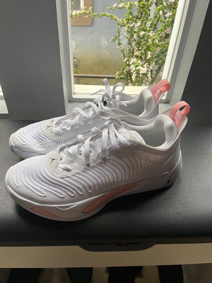 luka mindfulness shoes