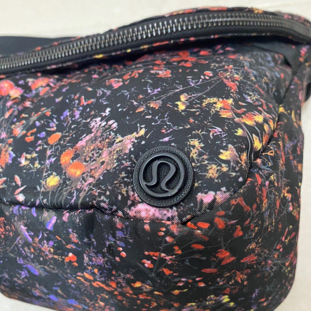 Lululemon festival ii hotsell bag