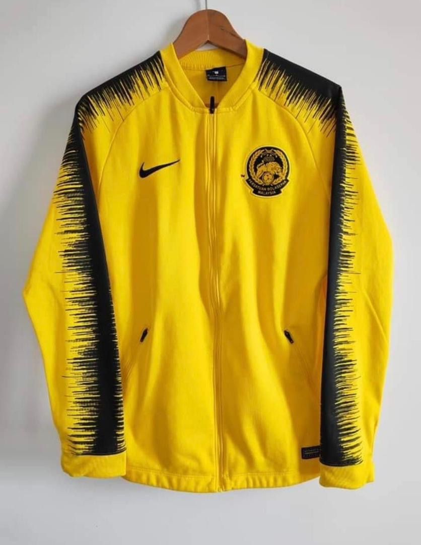 Nike anthem jacket hotsell 2018