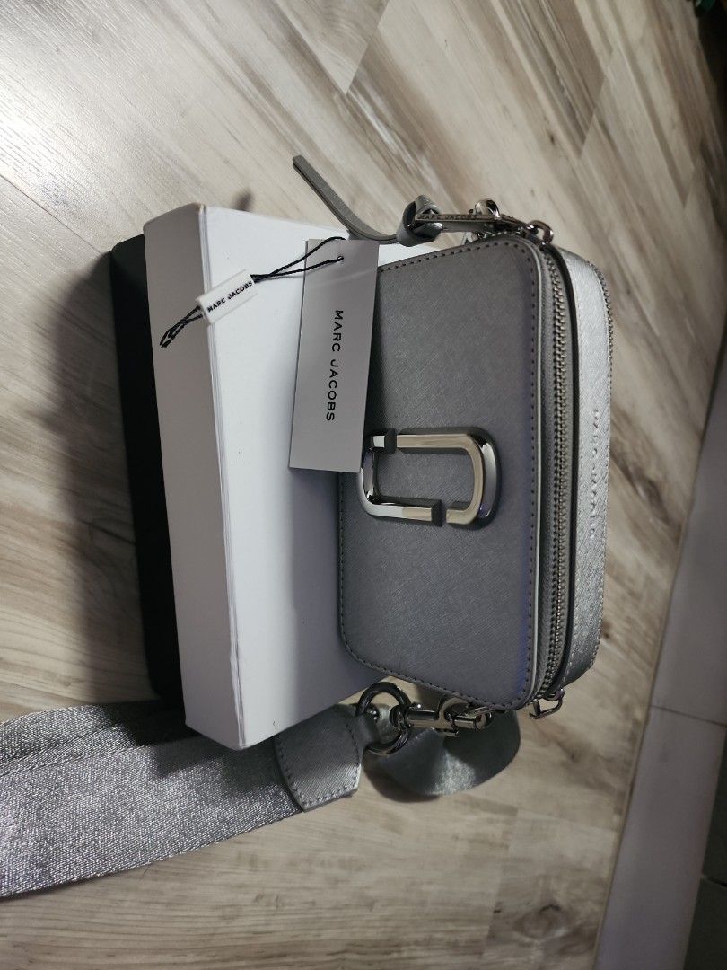 Marc jacobs snapshot bag silver discount