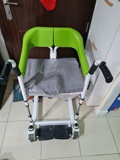 MEDICUS 4 in 1 Transfer commode WHEELCHAIR