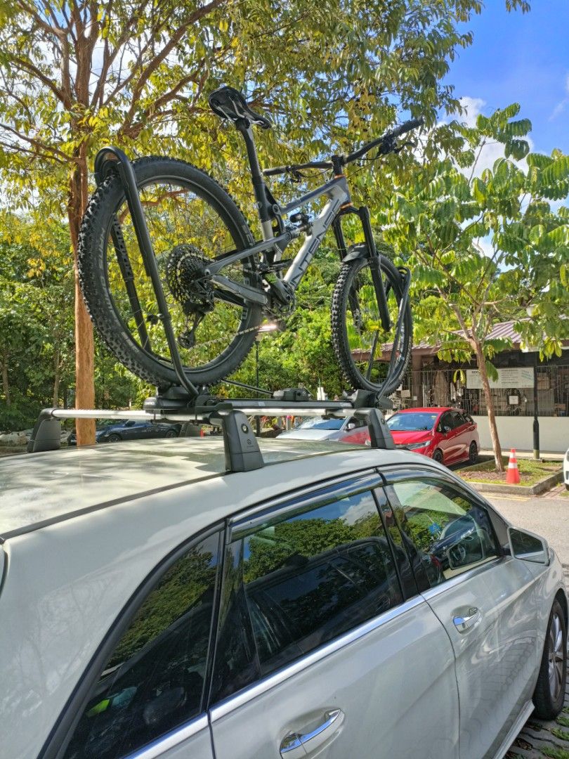 Mercedes R Class Bicycle Rack Roof Rack Mercedes B180 and Inno Bicycle Rack, Car Accessories ...