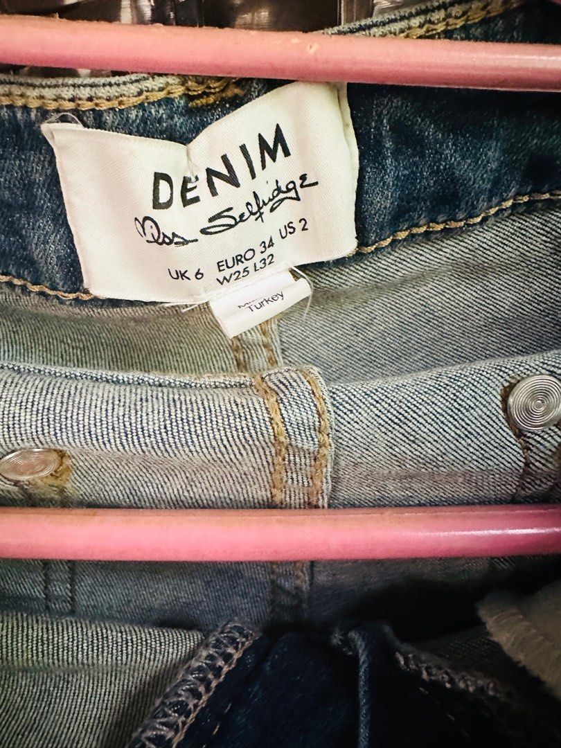 Miss Selfridge skinny jeans (Category: Jeans) located in Manila. Submitted by gemestrella (Listing ID 1236629786, Image 2). Description: Miss Selfridge skinny jeans with floral embroidery US 2 Eur 34 Waist 25 Bought at 2k plus.