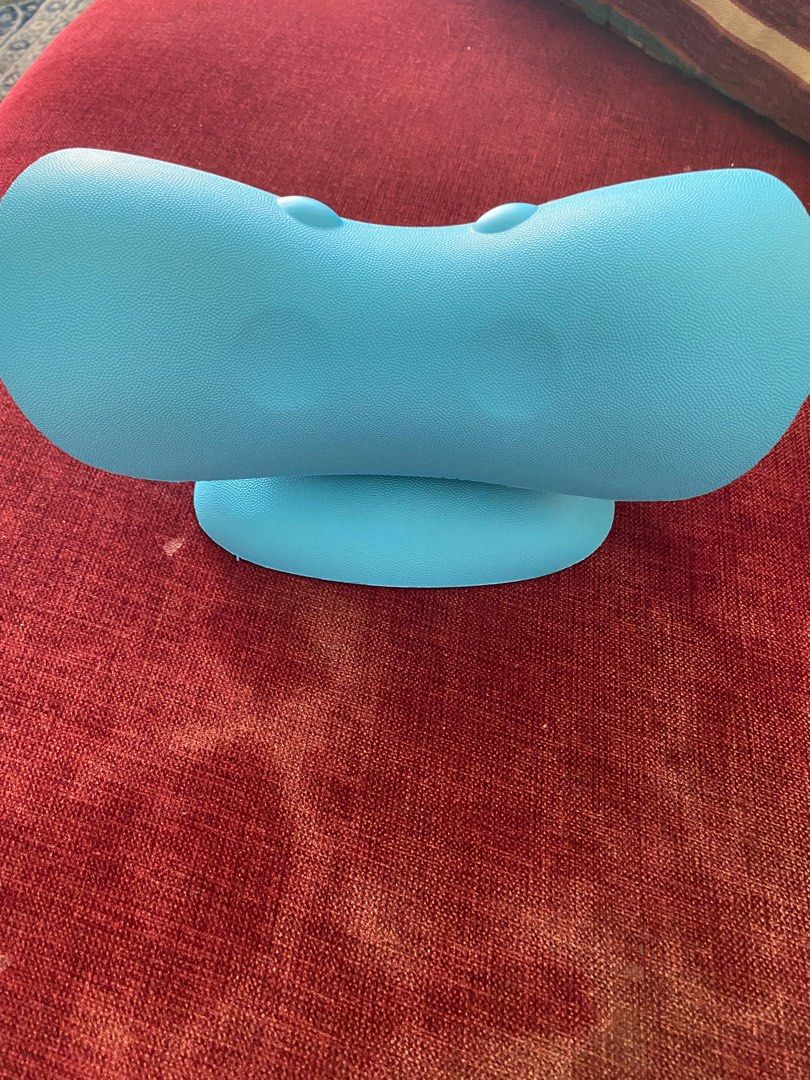 Neck stretcher, Health & Nutrition, Massage Devices on Carousell