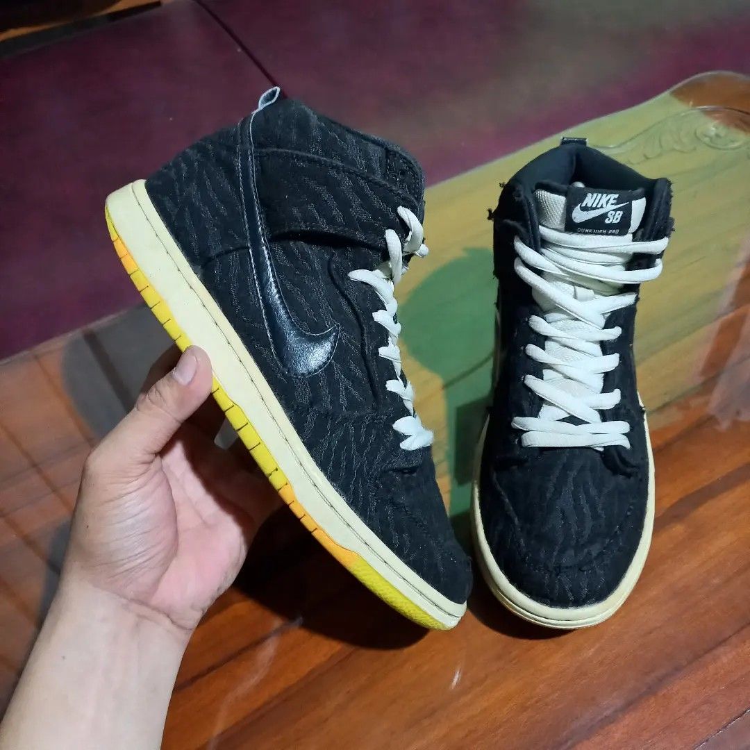 nike sb dunk high skunk