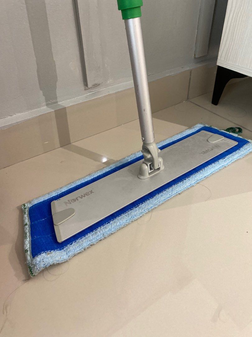 Norwex Starter Wet Mop System, Furniture & Home Living, Cleaning