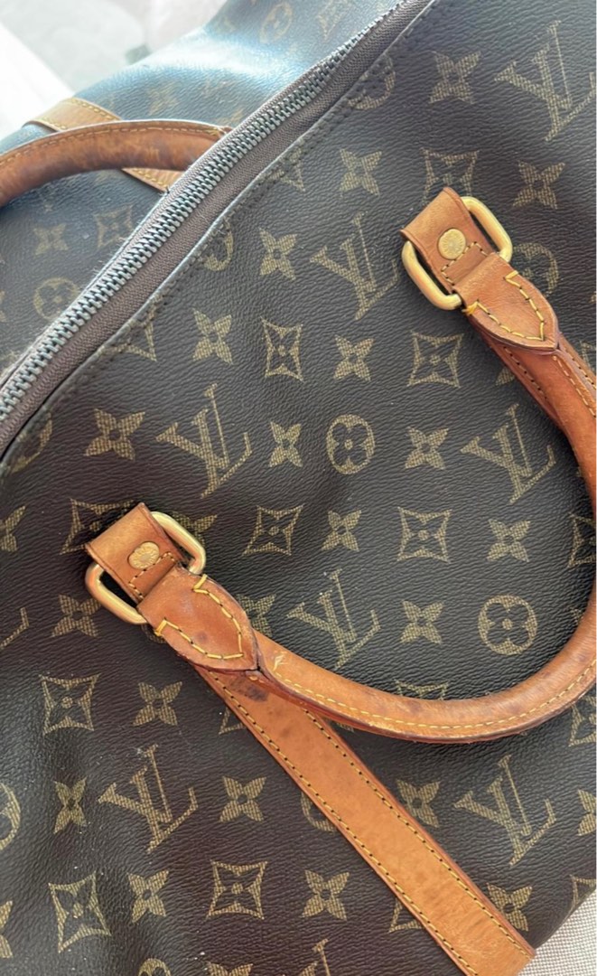 LOUIS VUITTON BOULOGNE 1 Year Wear & Tear Review + What I Carry