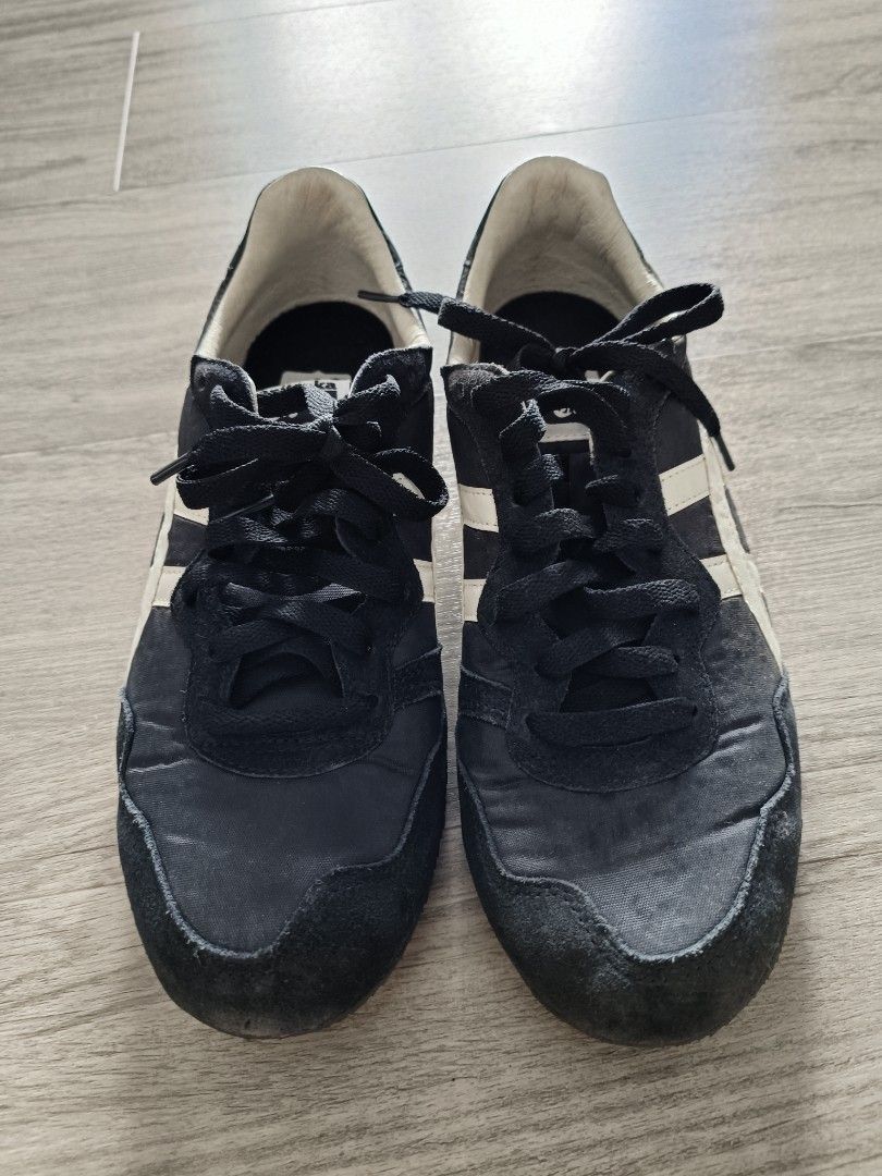 Onitsuka Tiger TH109L (Category: Sneakers) located in Singapore. Submitted by goldheart1137 (Listing ID 1236636395, Image 3). Description: Size is US7.5. Bought in Onitsuka Tiger Osaka store. Only wore it once..