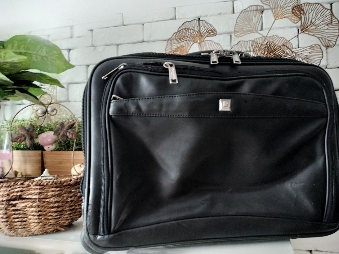 Pierre cardin pilot case store