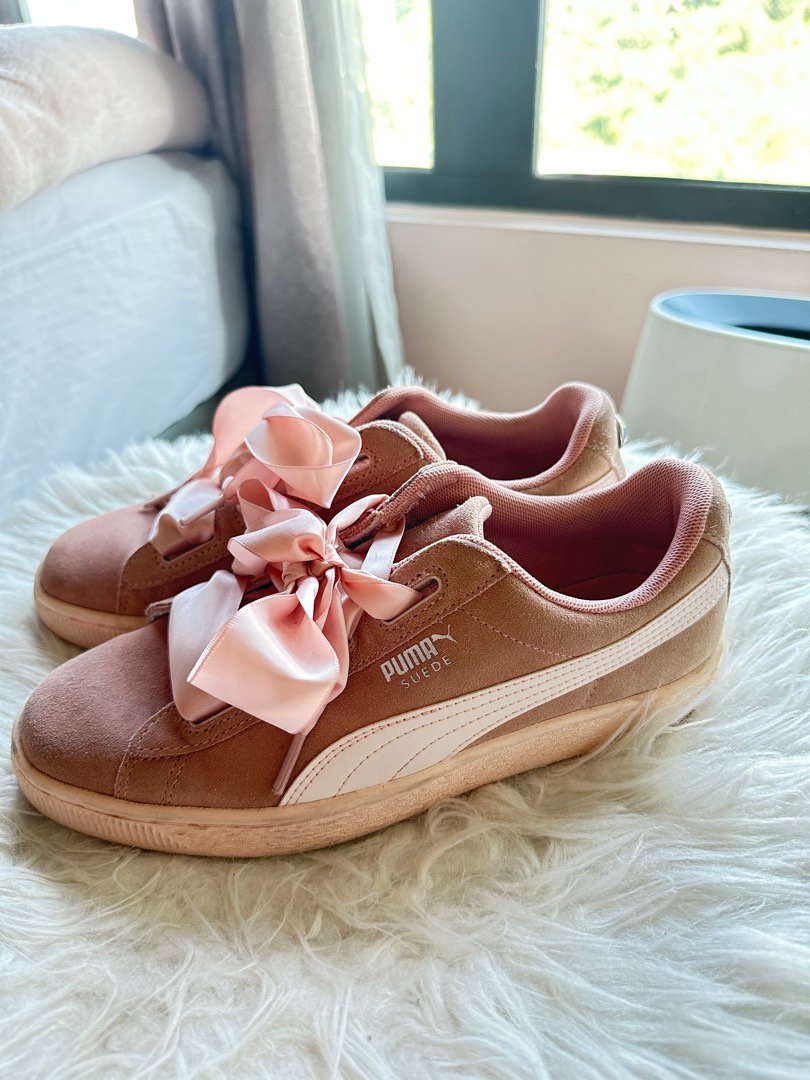 Pink suede discount pumas