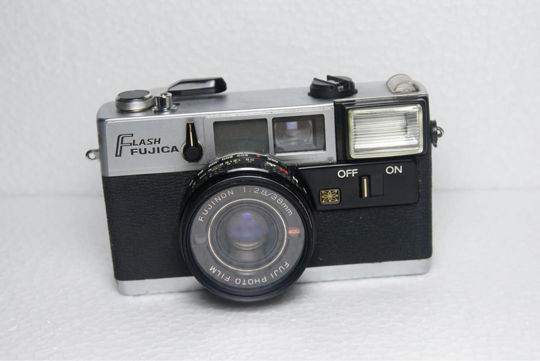 Rare Flash Fujica Film Camera, Photography, Cameras on Carousell