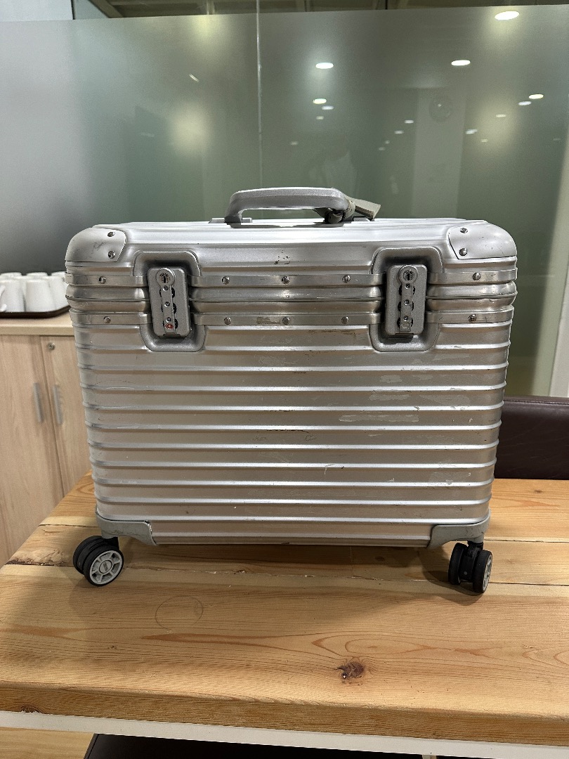 Rimowa Pilot Original Carry On Cabin, Hobbies & Toys, Travel, Luggage