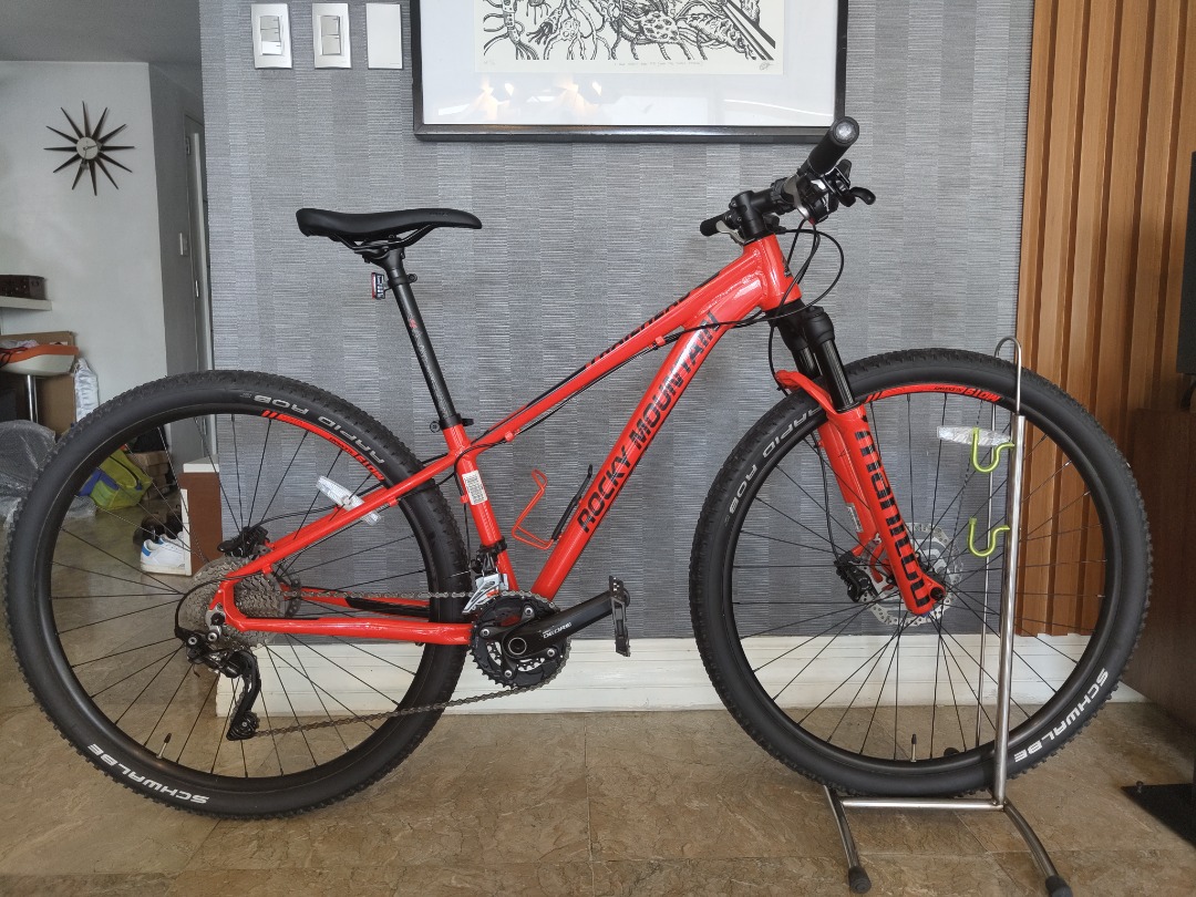 Rocky mountain top trailhead bike