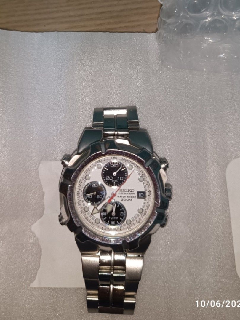 Montre sales seiko ssb327p1