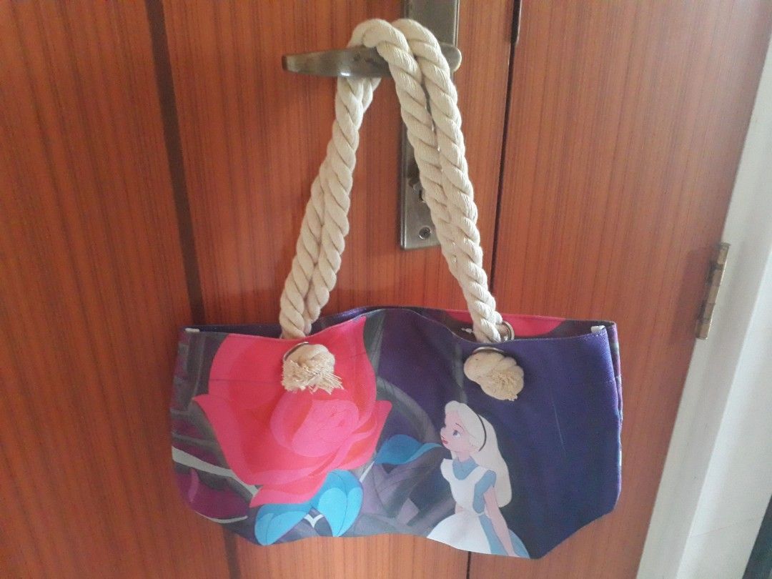 Alice in wonderland shoulder bag discount