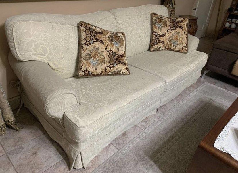 Sofa (Category: Sofas) located in Singapore. Submitted by j123ok (Listing ID 1236708552, Image 3). Description: Soft cream coloured sofa/couch. Old so letting go at cheap price. Self collect at house in Tampines or arrange a courier to collect..