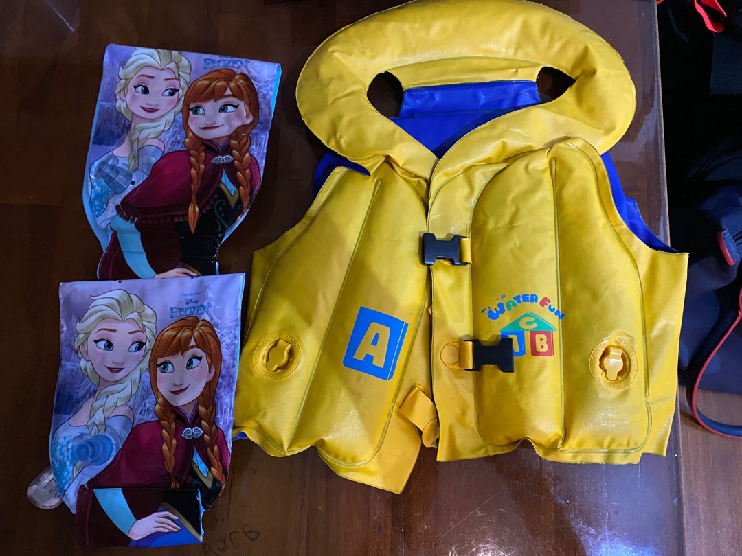 Swimming vest and arm float, Babies & Kids, Infant Playtime on Carousell