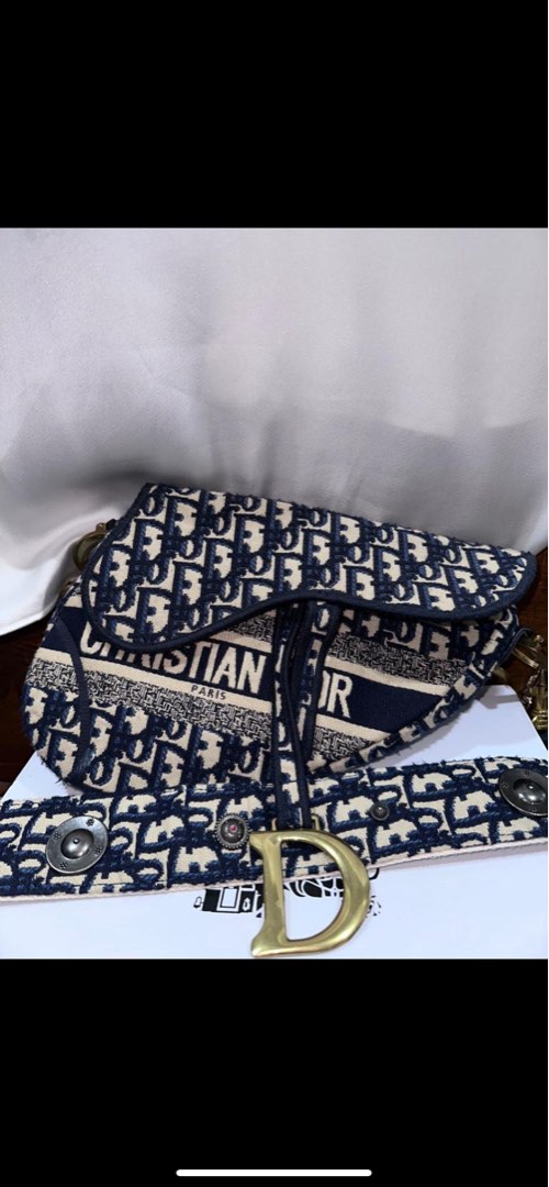 tas dior, Fesyen Wanita, Tas & Dompet di Carousell